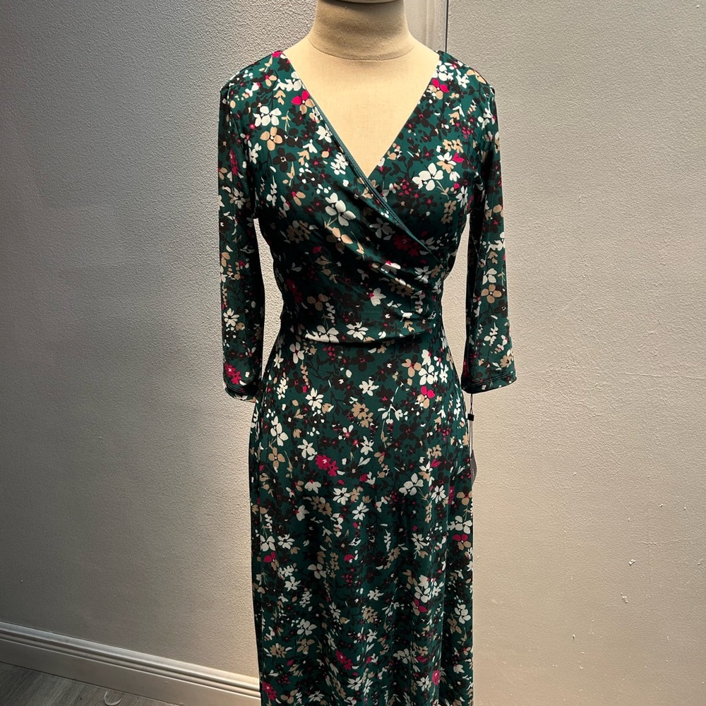 NWT Tommy Hilfiger Dark Green Floral Long Sleeve Dress size 2